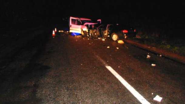 Страшная авария возле Бердичева: погибли 2 человека, много раненых