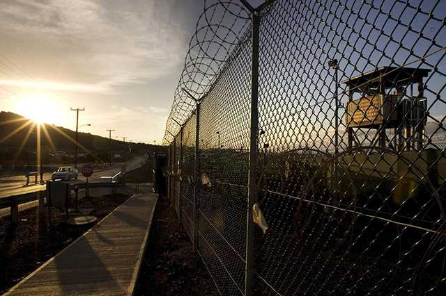 На службе у тюремщиков: как «активные» зеки вымогают деньги и избивают других арестантов