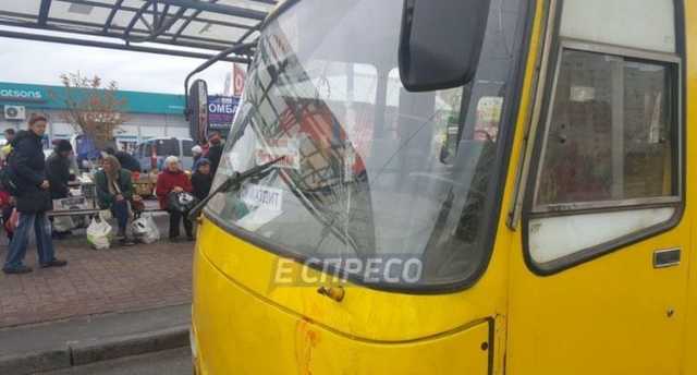 В аварии с маршруткой в Киеве погиб полковник запаса СБУ