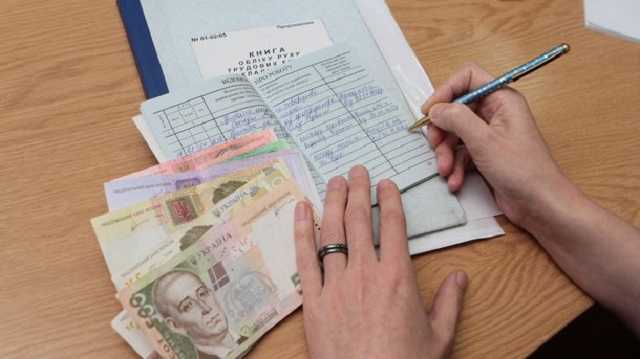 Что выгоднее – покупка пенсионного стажа или хранение денег на депозите в банке