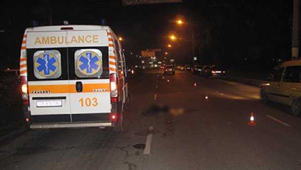 В Черновцах третьи сутки ищут водителя, который насмерть сбил студентку: фото обидчика