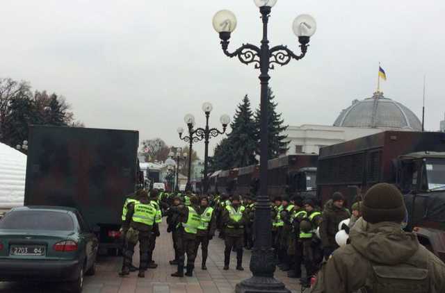 Импичмент и отставка Авакова: в центре Киева Нацгвардия и военная техника