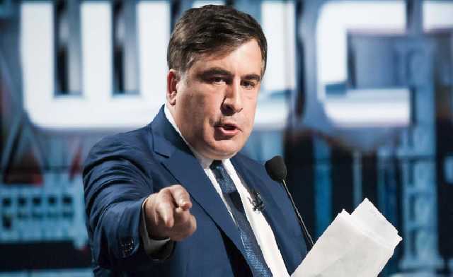 От Рады потребовали сократить платежи за коммуналку и количество нардепов