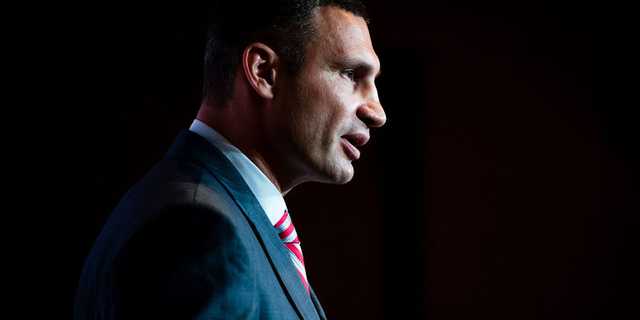 Беспредел в Киевраде: депутат погрузил сессионный зал во тьму