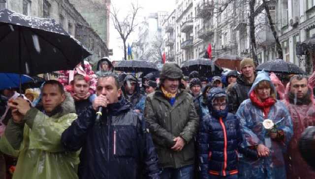 "Марш возмущенных" сопровождали около 300 правоохранителей