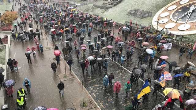 «Марш возмущенных» требует принять закон об импичменте до 3 декабря