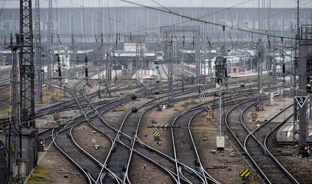 У Порошенко предложили закрыть пассажирские перевозки с Россией