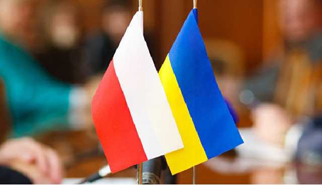 Показать украинца "варваром": названы причины исторического "обострения" у поляков