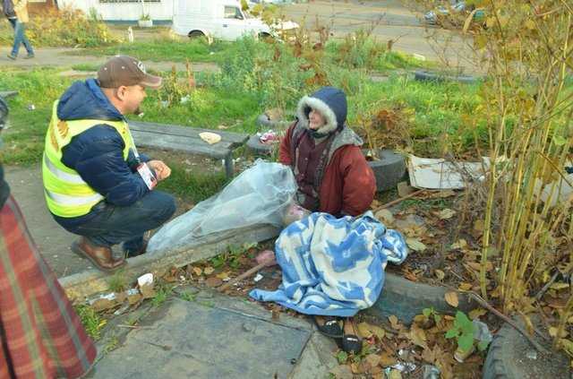 В Одессе ромы выкинули женщину, которую три года держали в рабстве