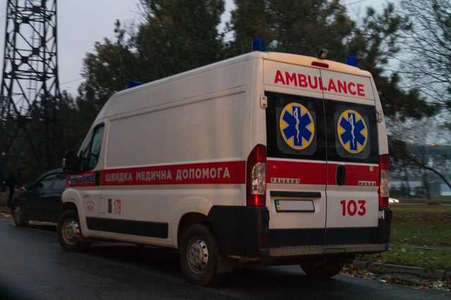 У Києві хлопцеві проломили голову