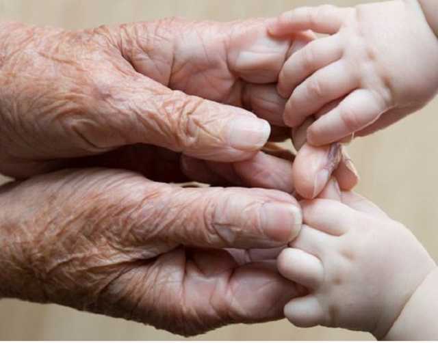 Где чаще всего умирают украинцы: демограф рассказал о странной аномалии