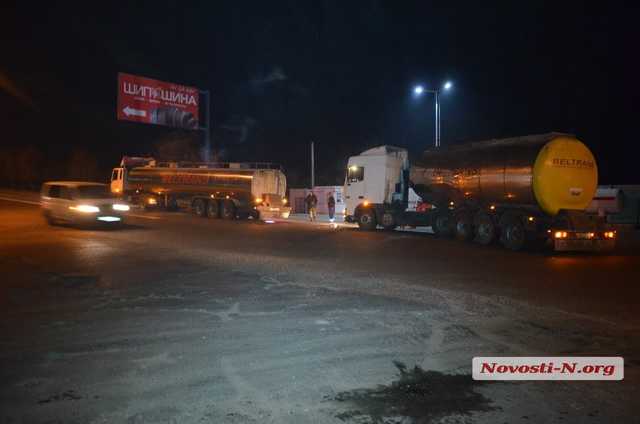 "Битва титанов": две автоцистерны столкнулись в Николаеве