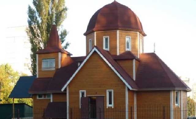 На столичном Святошино в храм бросили коктейль Молотова