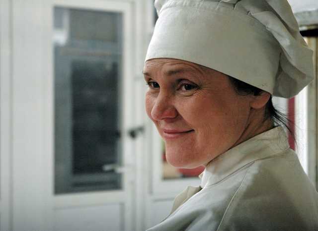 Бизнес из ничего: переселенка из Авдеевки удивила одесситов чебуреками