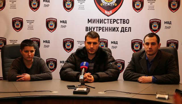 Руководство прикрывалось женщинами: сотрудники «генпрокуратуры ЛНР» рассказали об осаде