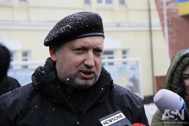 Турчинов: Украина улучшит свои позиции на Донбассе