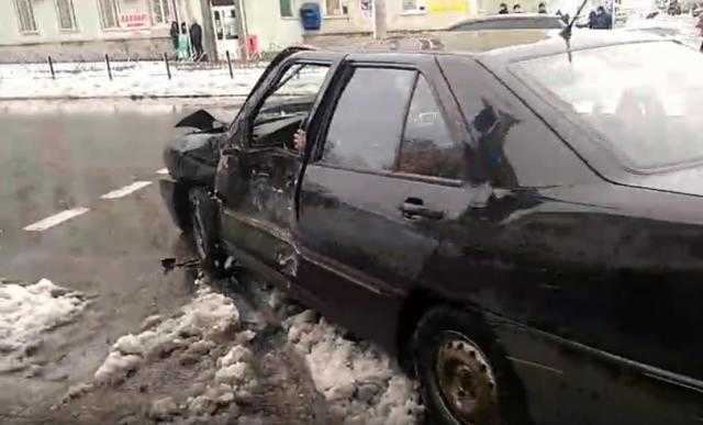 В Макеевке женщина устроила серьезное ДТП: появились фото