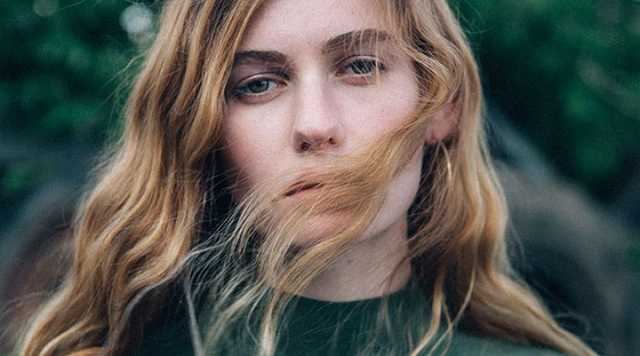 Еще одна украинская певица отправилась на скандальное телешоу в Москву