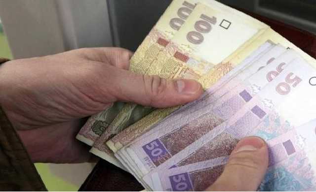 Госстат: Реальная зарплата украинцев повысилась на 20%