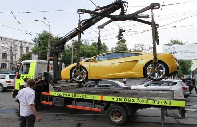 Евакуатори в Києві будуть забирати неправильно припарковані автомобілі — КМДА