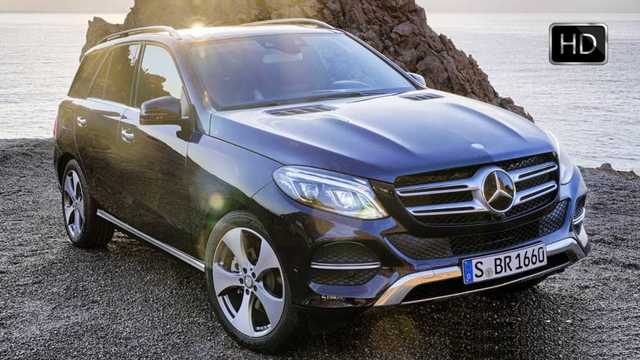 В Харькове топ-офицер полиции купил элитный Mercedes