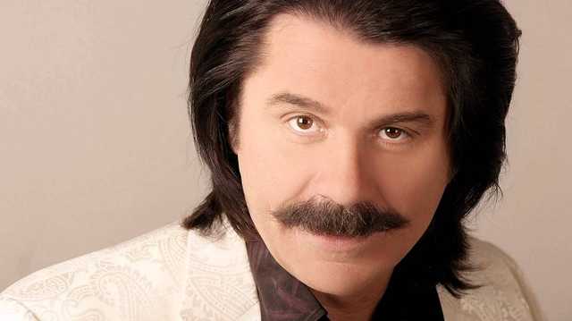 "Одной ж*пой на двух стульях": Зибров высказался о концерте Лорак в Украине