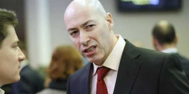 Журналист: “Наши чиновники очень живучие, как г**но, наверх всплывают”