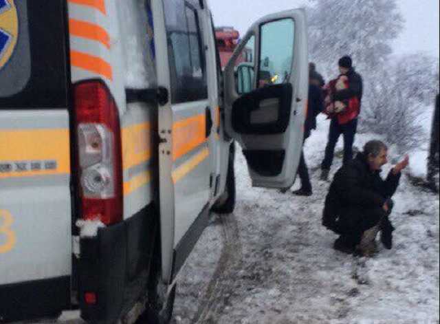 На Львівщині перекинувся автобус з пасажирами, є постраждалі