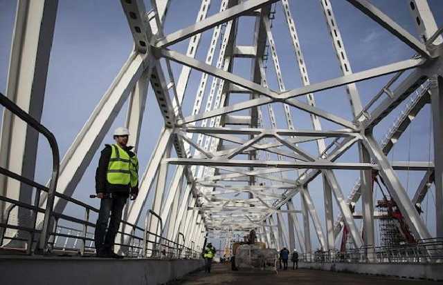 Окупанти показали, як виглядає майбутній Керченський міст