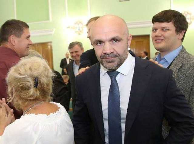 Отжать нельзя децентрализовать: где поставит запятую Мангер?