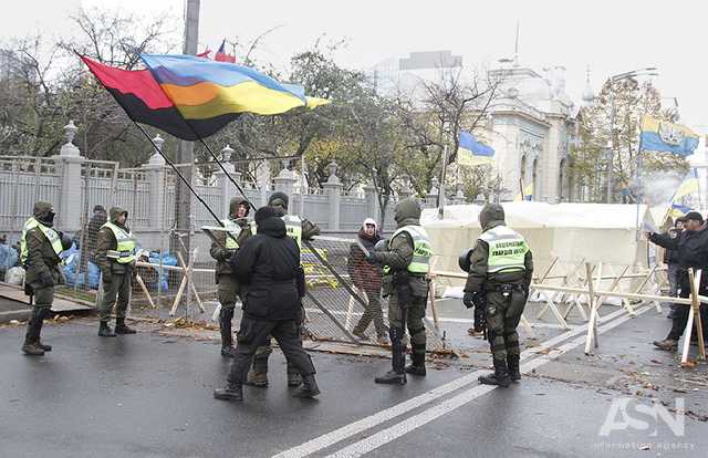 Нардеп: ночью возможен второй штурм палаточного городка