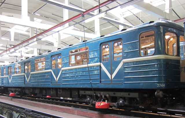 В Харькове в метро катался голый африканец