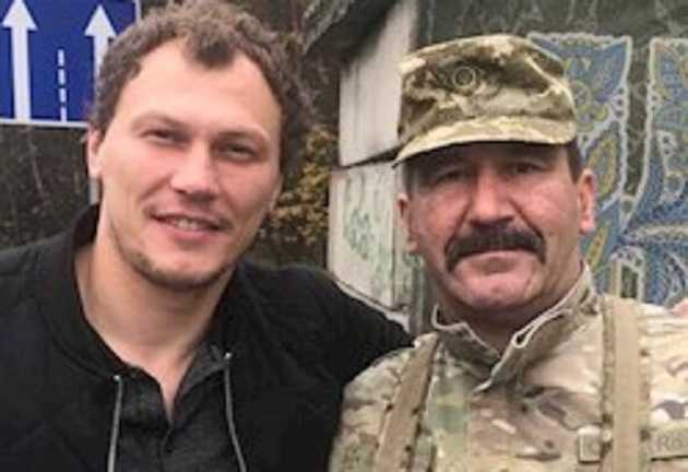 "Хотим, чтобы знал": бойцы АТО передали с передовой привет футболисту "Шахтера"