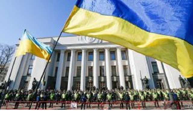 В Украине — хаос. Запад должен заставить ее решить проблему коррупции — The Economist