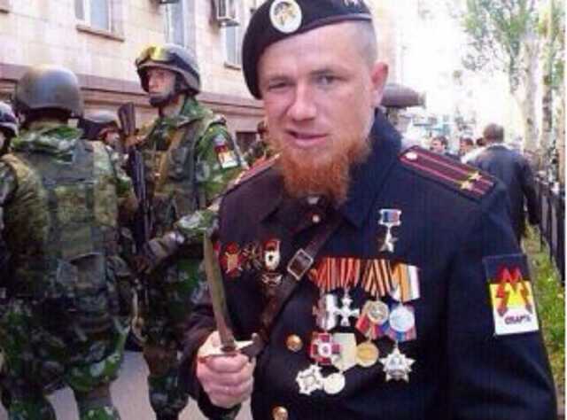 В Сети смеются над памятной табличкой "Мотороле" в Донецке