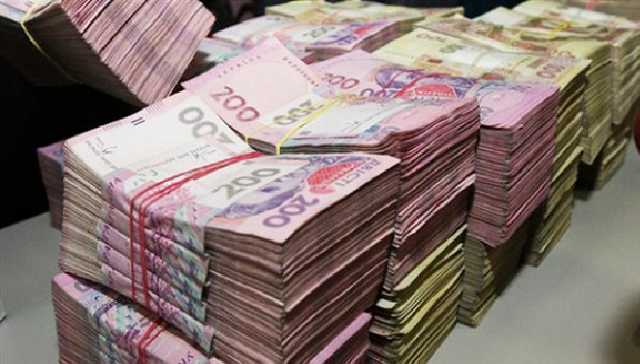 Кабмин поднял зарплату «бедным» главам регионов: суммы