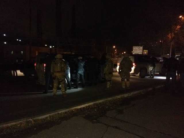 В Днепре спецназ полиции задержал кортеж джипов