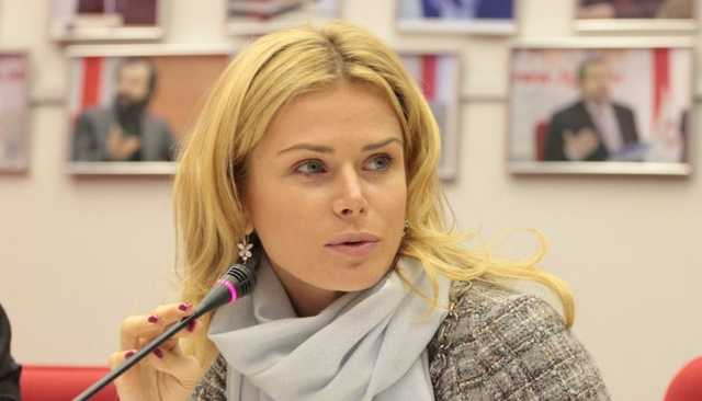 Нардеп Донец взяла декретный отпуск