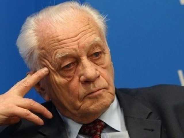 Хмара: «Порошенко добровільно і мирно не піде»