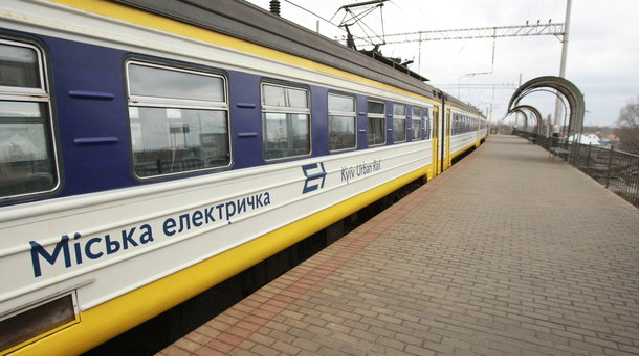 В Киеве мужчину насмерть сбила городская электричка