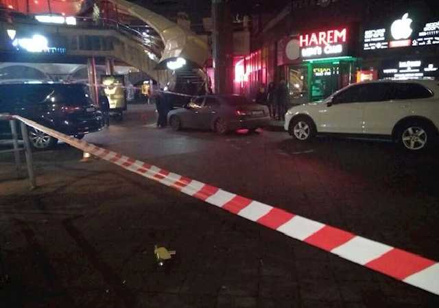 У Києві біля піцерії сталася масова бійка з перестрілкою