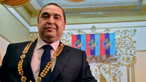 Будни "ЛНР": теперь портреты Плотницкого снимут со всех муниципальных зданий