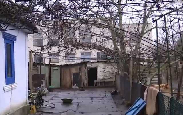 В Херсоне сожитель посадил на цепь женщину из-за отсутствия денег