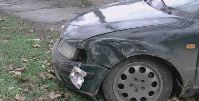 В Николаеве пьяный таксист устроил ДТП и уснул в машине