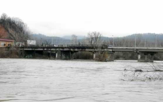 Паводок на Закарпатье: перекрыта трасса, подтоплены более тысячи гектаров угодий и сотни домов