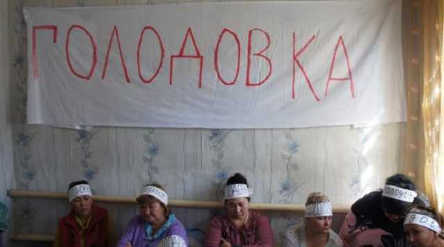 Свавілля викладацької мафії у школах: На Хмельниччині батьки учнів оголосили голодування