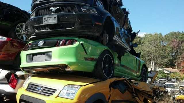 Подержанные «американцы» в Украине: в Сети показали, что и как везут из-за океана