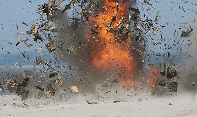 Соцсети: В Луганске найден огромный тайник с боеприпасами