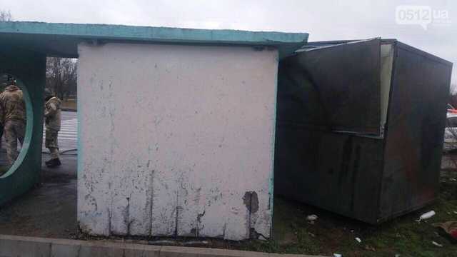 Грузовик Нацгвардии врезался в остановку общественного транспорта: есть погибшие и пострадавшие