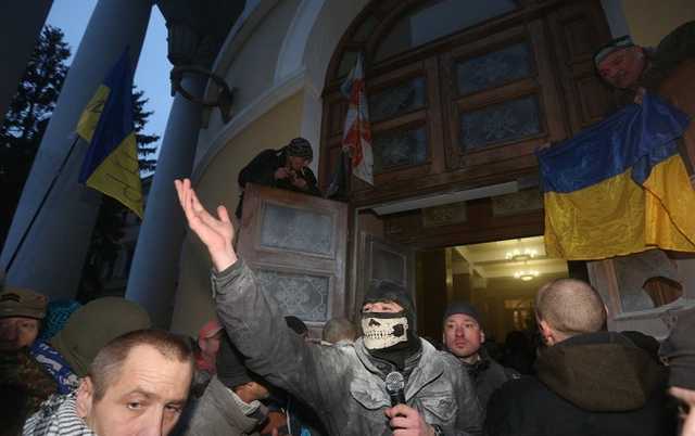 Касьянов: вина за штурм Октябрьского дворца лежит на Саакашвили